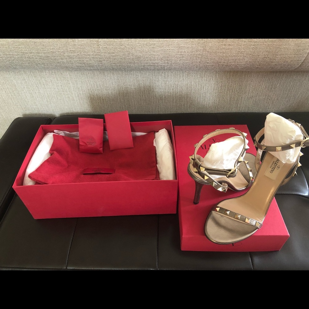 Valentino Garavani Rock Stud Sandals Size 7